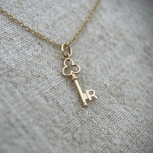 KEY NECKLACE　
