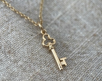 Vintage ‘T’ initial key pendant 9ct gold necklace upcycled