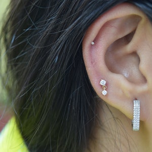 Boucle d'oreille pendante en cartilage 14 carats, clou d'oreille en hélice pendant 16 g, pendants d'oreilles en diamant Boucles d'oreilles pendantes en tragus, labret suspendu en diamant.