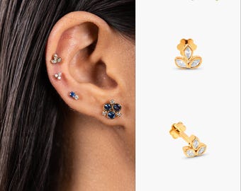 Pendiente de cartílago con forma de loto y diamantes en oro de 14 k: pendiente de labio de 16 g