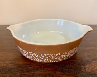 Vintage Brown Pyrex Woodland Casserole Baking Dish Ovenproof Dish