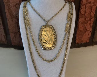 Vintage 3 Layered Necklace w/Pendant