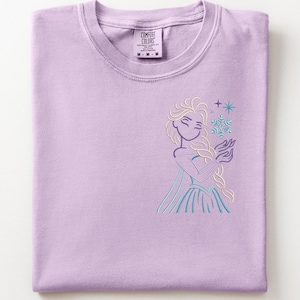 Camiseta bordada de Elsa: Princesa de hielo, camiseta del Reino Mágico imagen 1