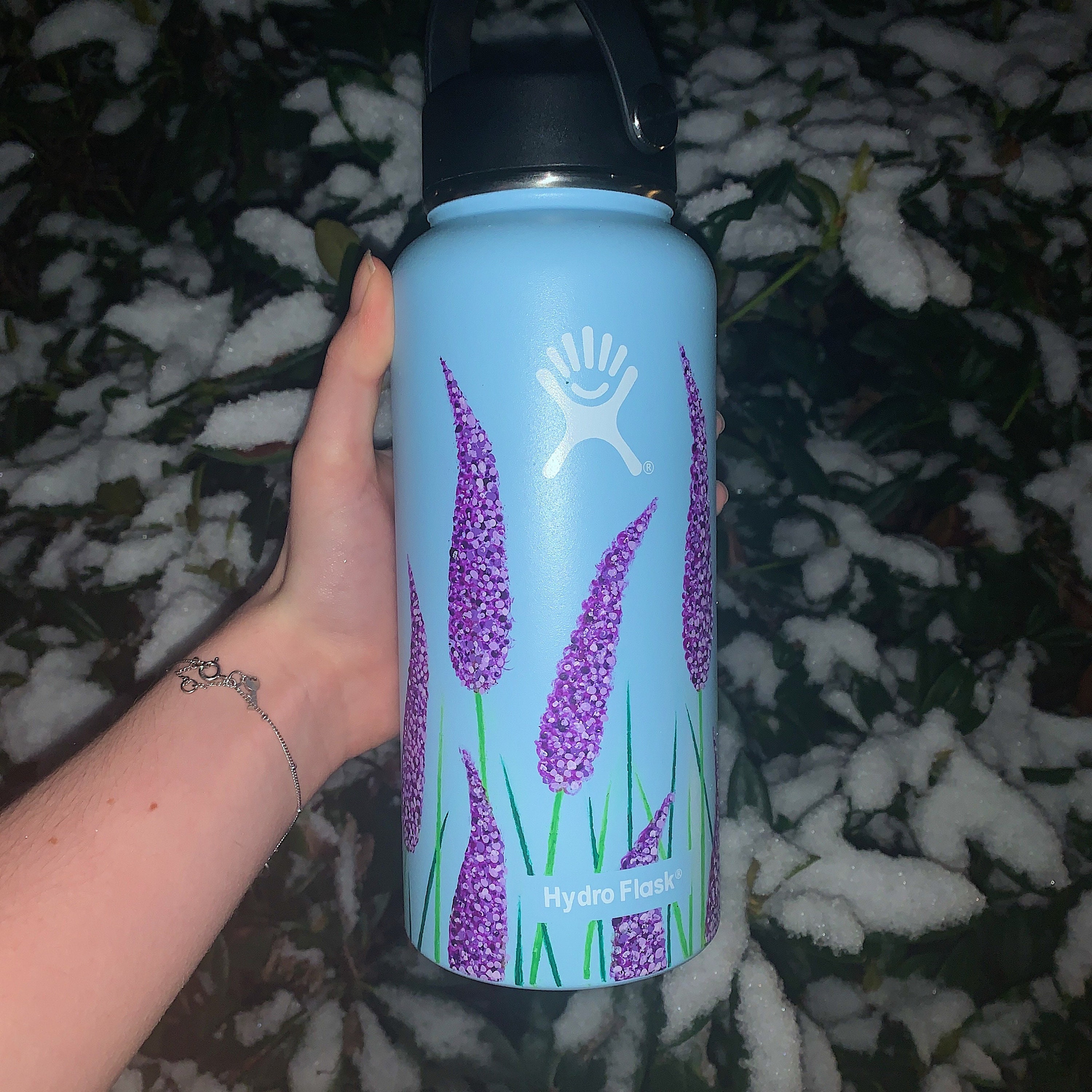 can yeti tumblers hold hot drinks