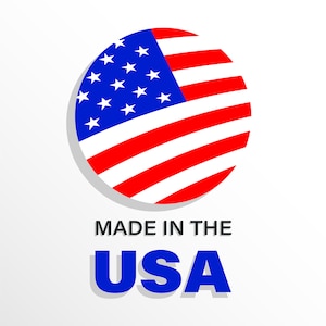 Puede incluir: Una bandera estadounidense roja, blanca y azul en un c&iacute;rculo con el texto "MADE IN THE USA" debajo.