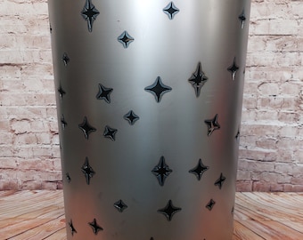 Feuertonne mit - Sternenhimmel - Motiv, Gefertigt aus NEUEM 200L Ölfass, Deko, Feuerkorb, - Besondere Feuerstelle für Garten und Terrasse