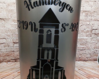 Feuertonne mit - Hambergen - Motiv, Gefertigt aus NEUEM 200L Ölfass, Deko, Feuerkorb, - Besondere Feuerstelle für Garten und Terrasse