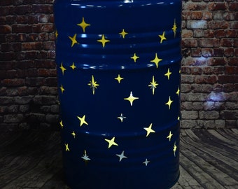 Feuertonne Sternenhimmel, Gefertigt aus 200L Ölfass, Deko, Feuerkorb, - Besondere Feuerstelle für Garten und Terrasse - 90 x 60 cm
