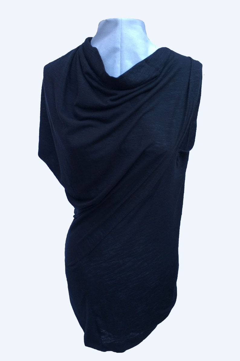 Black asymmetrical top. XS-L image 2