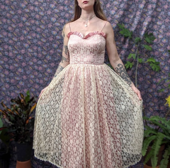 1950's Beautiful Lace Party Dress / 50's pink part