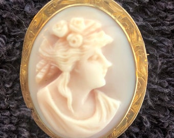 Victorian Gold and Shell Cameo Pin/Pendant