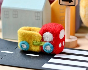 Truck car toy, felt toy, felt vehicle, small felt car truck  toy,  transport soft toy, small play car, pretend play, pretend truck