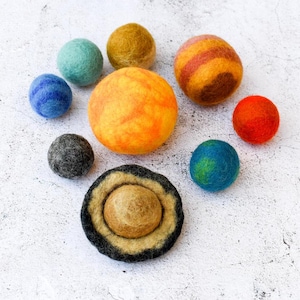 Solar system felt planets in bag