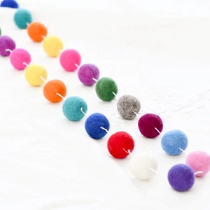 Rainbow ball garland, pom pom garland, felt ball garland, felt bunting, nursery bunting, felt ball hanging garland, 3m wall décor.