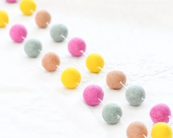 Sherbet ball garland, pom pom garland, felt ball garland, felt bunting, nursery bunting, felt ball hanging garland, 3m wall décor.