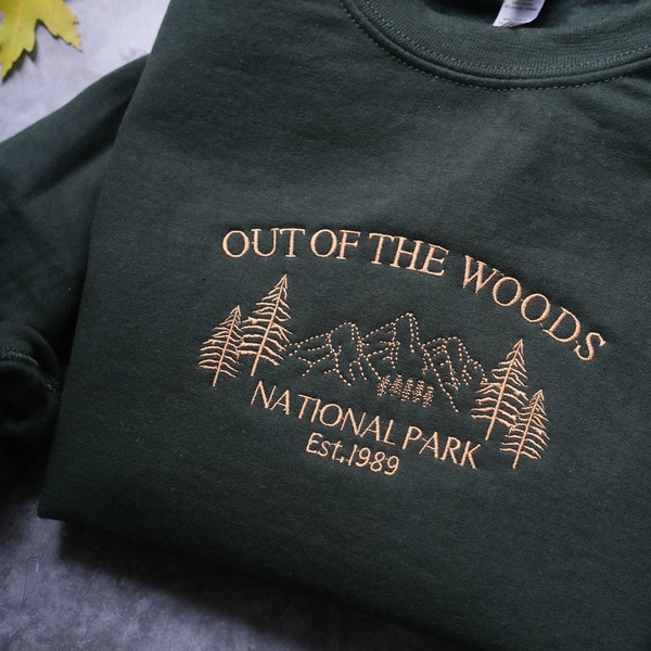 National Park Out Of The Woods Besticktes Sweatshirt, Hoodie Goldfadenfarbe, subtiles Merch, ästhetisches Hemd für Musikliebhaber