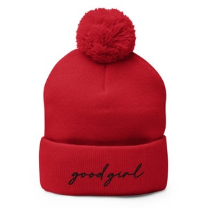Gorro de niña buena con pompón bordado, regalos para lectores, accesorios de romance oscuro, llámame niña buena, amante de los libros, Smuttok, amante de los libros picantes Rojo