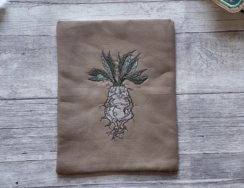 Mandrake Kräuterkunde Alraune Buchhülle bestickt Booksleeve Buchumschlag iPad Journal Planer Tablet Hülle Notizbuch Braun