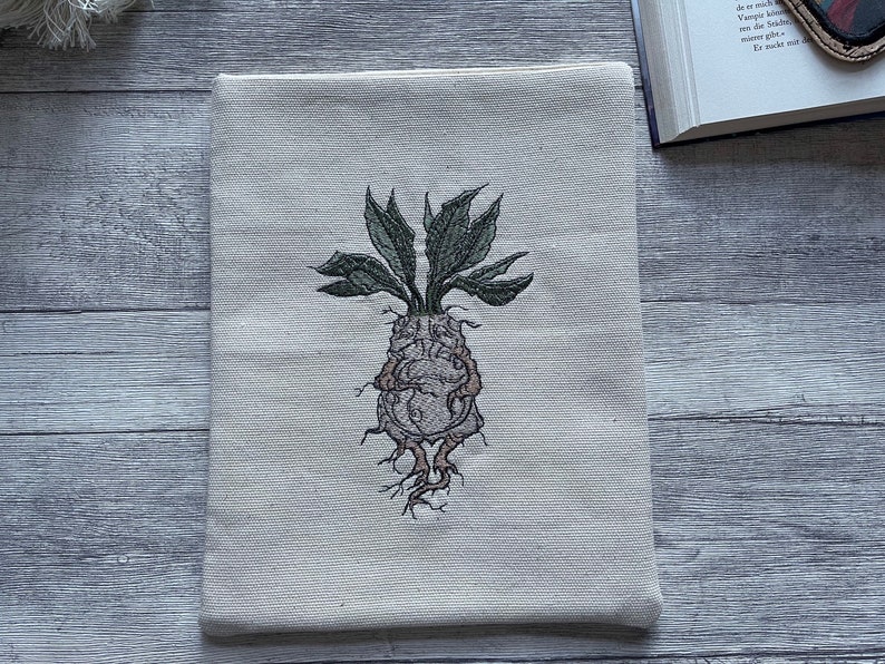 Mandrake Kräuterkunde Alraune Buchhülle bestickt Booksleeve Buchumschlag iPad Journal Planer Tablet Hülle Notizbuch Beige