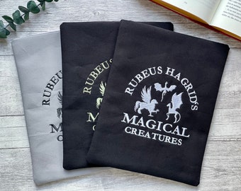 Rubeus Hagrid | Magical Creatures | Buchhülle bestickt | Buchtasche Booksleeve Buchumschlag Hülle für iPad Journal Planer Tablet |