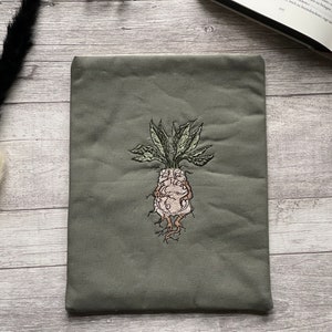 Mandrake Kräuterkunde Alraune Buchhülle bestickt Booksleeve Buchumschlag iPad Journal Planer Tablet Hülle Notizbuch Dunkelgrün