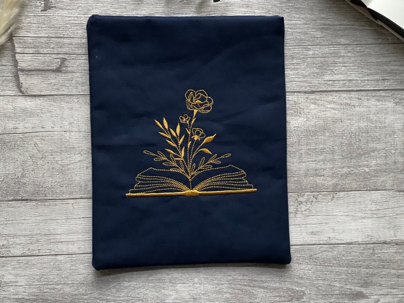 Buch mit Blumen Bibliophile Romance Buchhülle bestickt Booksleeve Buchumschlag Buchtasche Hülle iPad Journal Planer Tablet Dunkelblau