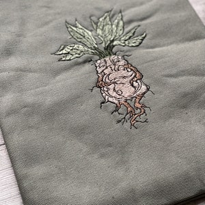 Mandrake Kräuterkunde Alraune Buchhülle bestickt Booksleeve Buchumschlag iPad Journal Planer Tablet Hülle Notizbuch Bild 8