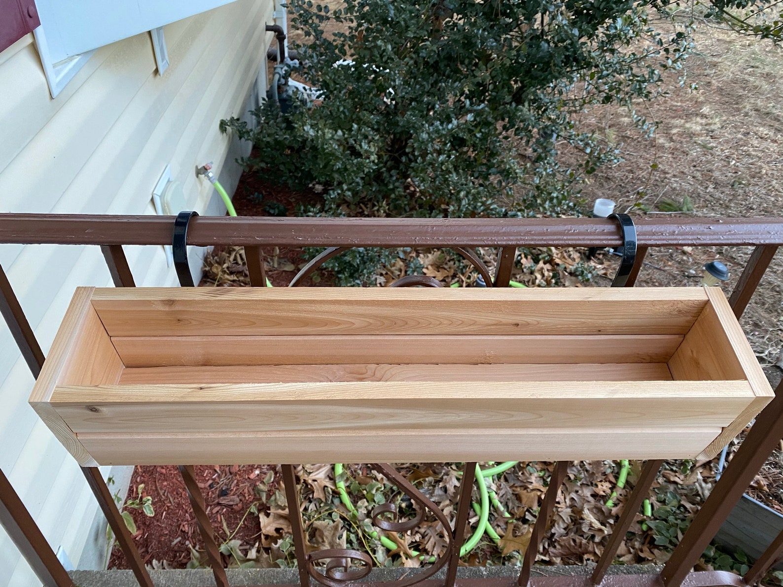 Cedar rail planter box