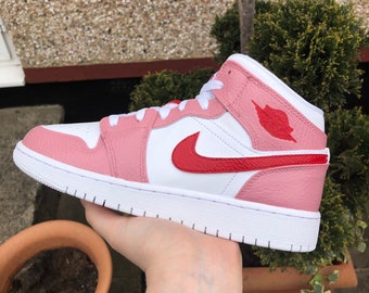 visueel schraper Op de loer liggen Custom Pink and Red Nike Air Jordan 1 Mid - Etsy