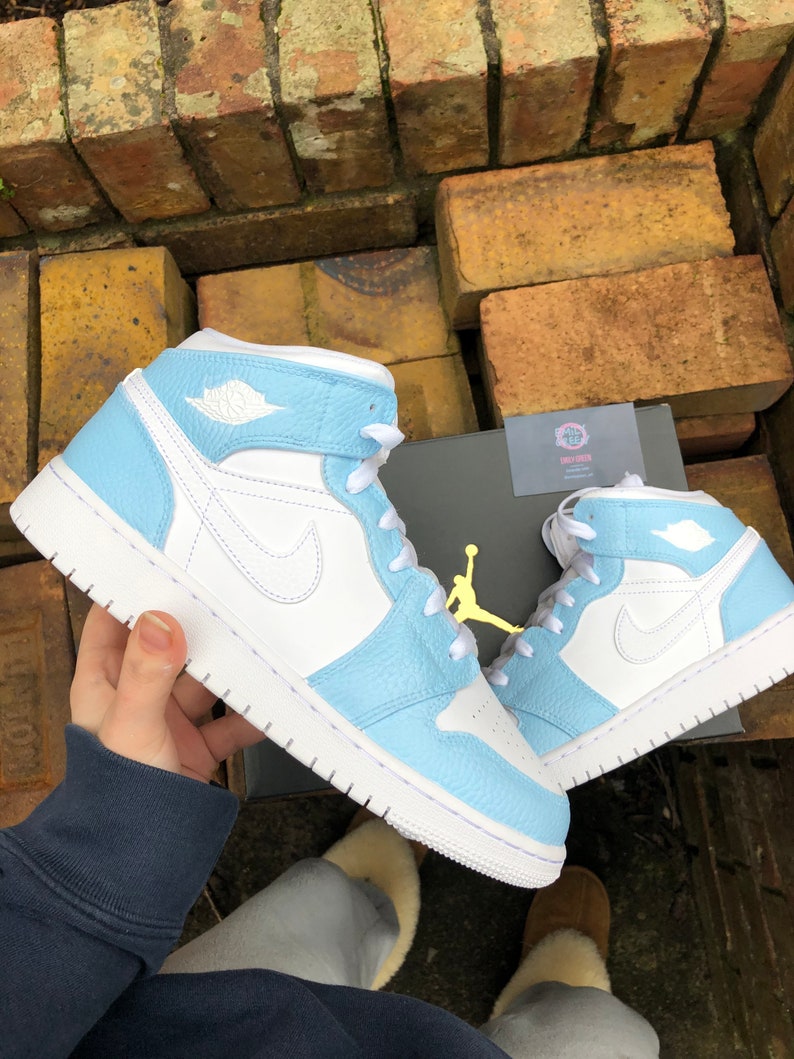 blue jordan mids