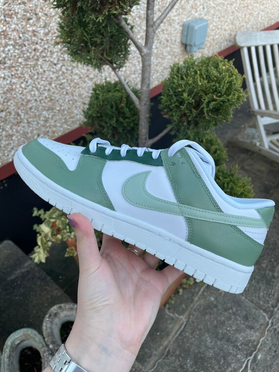 sage green dunks