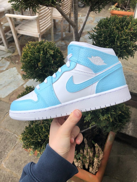 overloop Vervormen Inconsistent Custom Light Blue Air Jordan 1 Mids - Etsy Finland