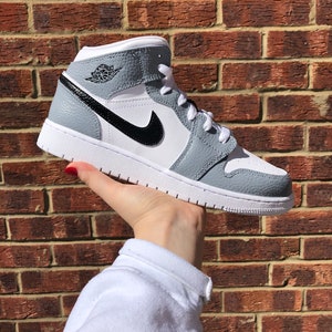 grey black air jordan 1