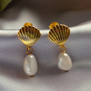 Dainty Earrings, Pearl Shell Earrings, 925 Sterling Silver Earrings, 18K Gold Vermeil, Seashell Pearl, Gold Clam Earrings, Mussel Earring