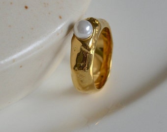 Gold Hammered Ring, Pearl Ring, Uneven Ring, knobbly ring, Sun Ring, Moon Surface Ring, Sunburst ring, Star ring, Universe Ring