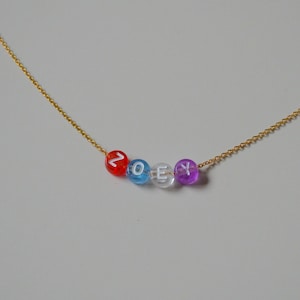 Collar personalizado, regalo para su mamá, collar de dulces, regalo hecho a mano, joyería hecha a mano, collar de monograma, collar de letras, collar de nombre