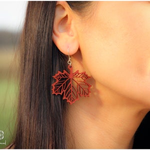 Wood Dangle Maple Leaf earrings by Andamand, Special Gift, Wooden Jewelry, Vintage style, Filigree, Natural, Ecological, Lightweight