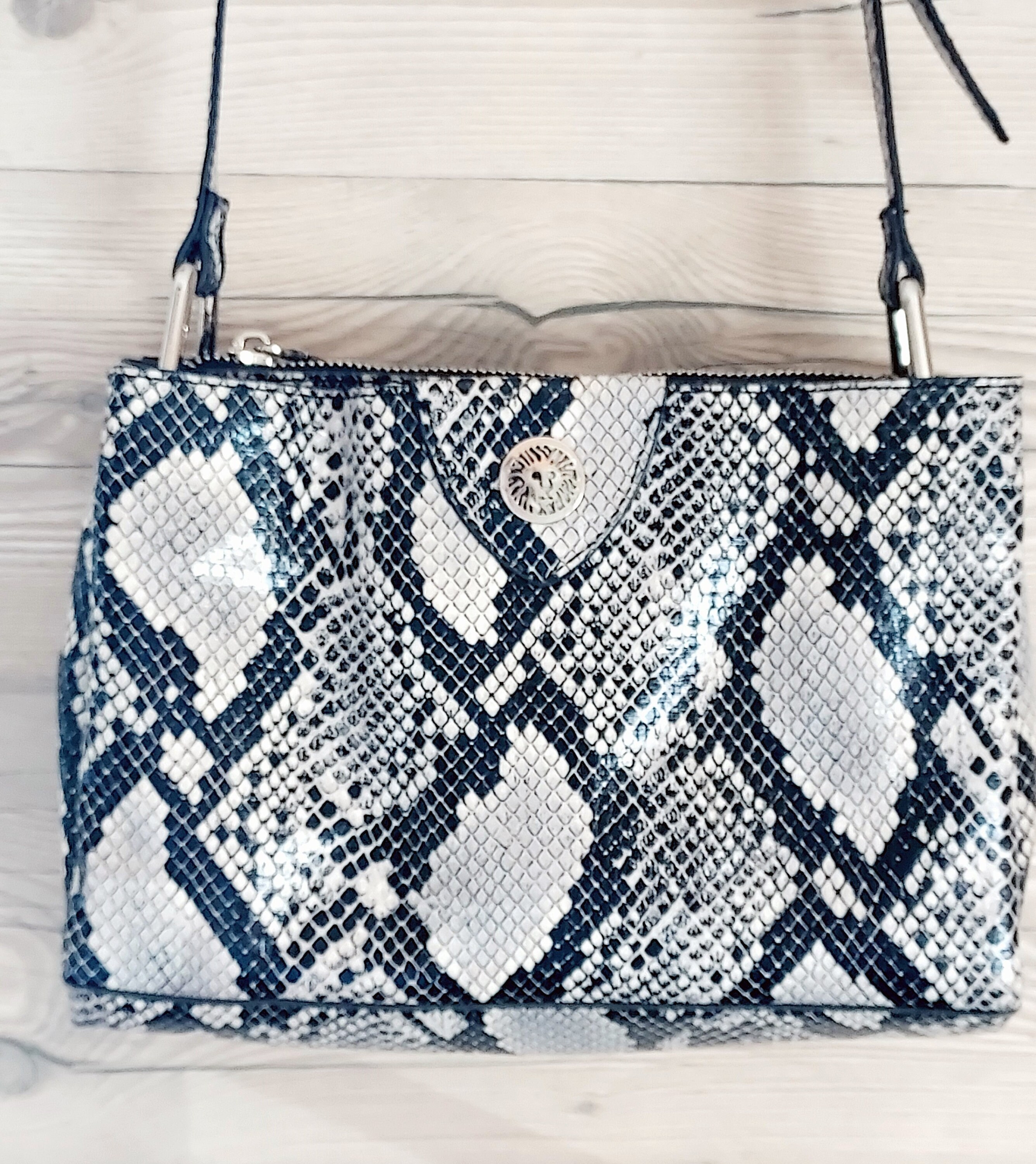 Anne klein purses black and white hotsell