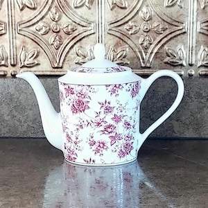 Vintage Floral Chintz Porcelain Teapot: Pink Rose Pattern, Floral Shabby Chic Style