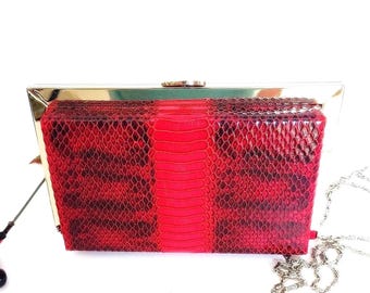 Sac à main en peau de serpent rouge, métal doré, pochette de soirée