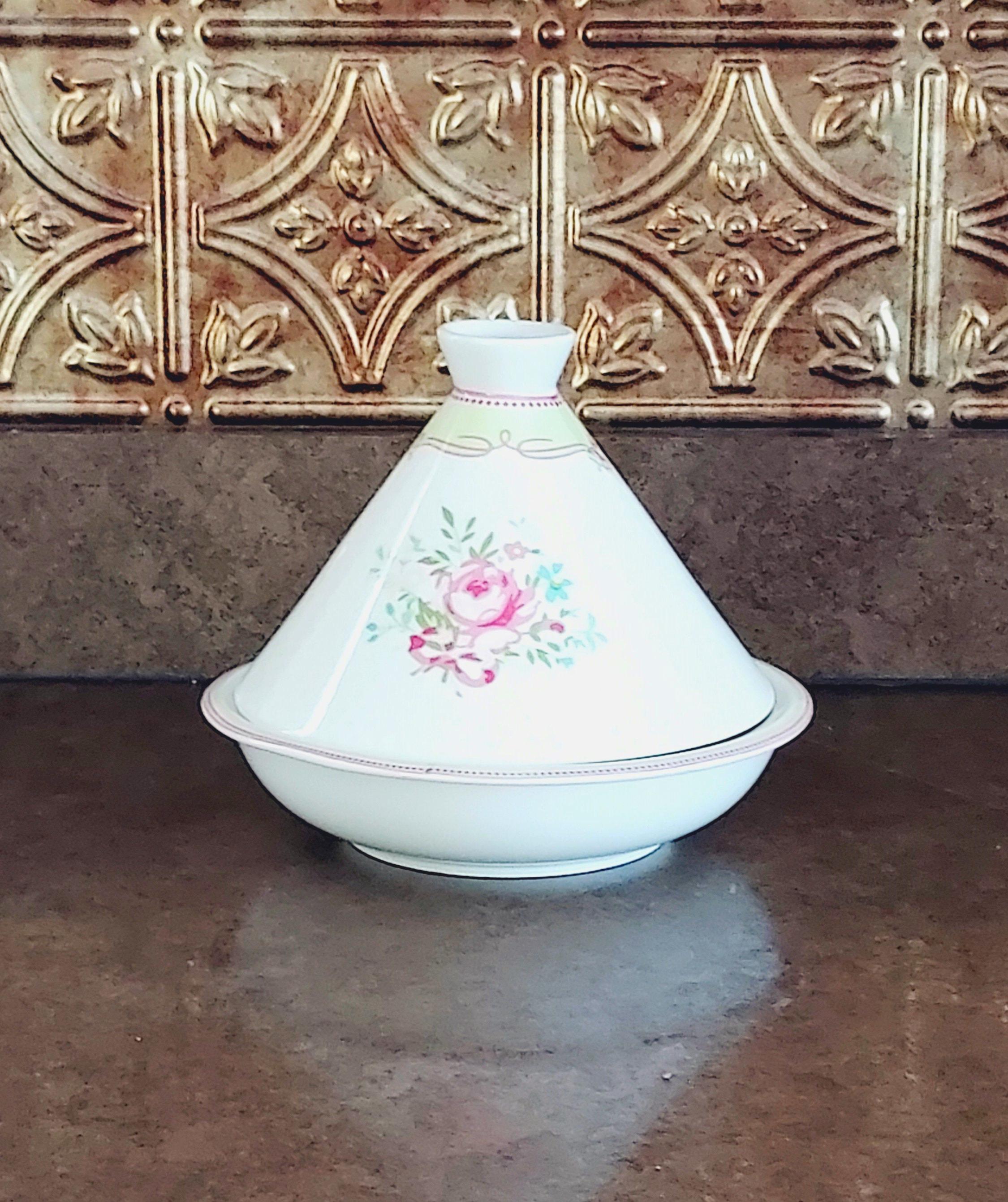 Plat à tajine, décoration de table, batterie de cuisine à tajine