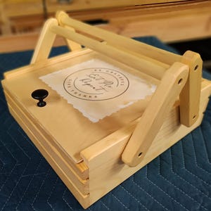 Handcrafted Wooden Pie Box – Rustic Farmhouse Charm