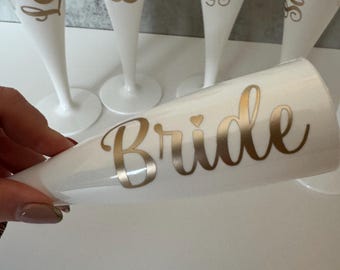 Personalised White Champagne Flute, Bridal Party Celebration Gift, hen do gift, wedding custom champagne flute, hen party favour