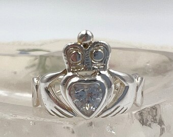 Vintage 925 CLADDAGH Ring O.5 [USA 7.25] With Knotwork Sides Solid Sterling Silver Irish Wedding Ring fáinne Chladaigh Hands Heart Crown