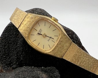 1983 Citizen Quartz "Seven" Wrist Watch 15.5cm to 16cm Gold With Japanese Movement Running Well New Battery Installed Square Face