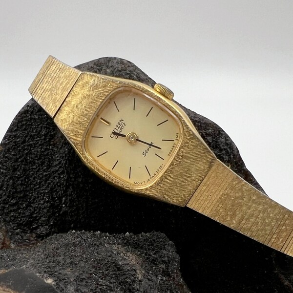 1983 Citizen Quartz "Seven" Wrist Watch 15.5cm to 16cm Gold With Japanese Movement Running Well New Battery Installed Square Face