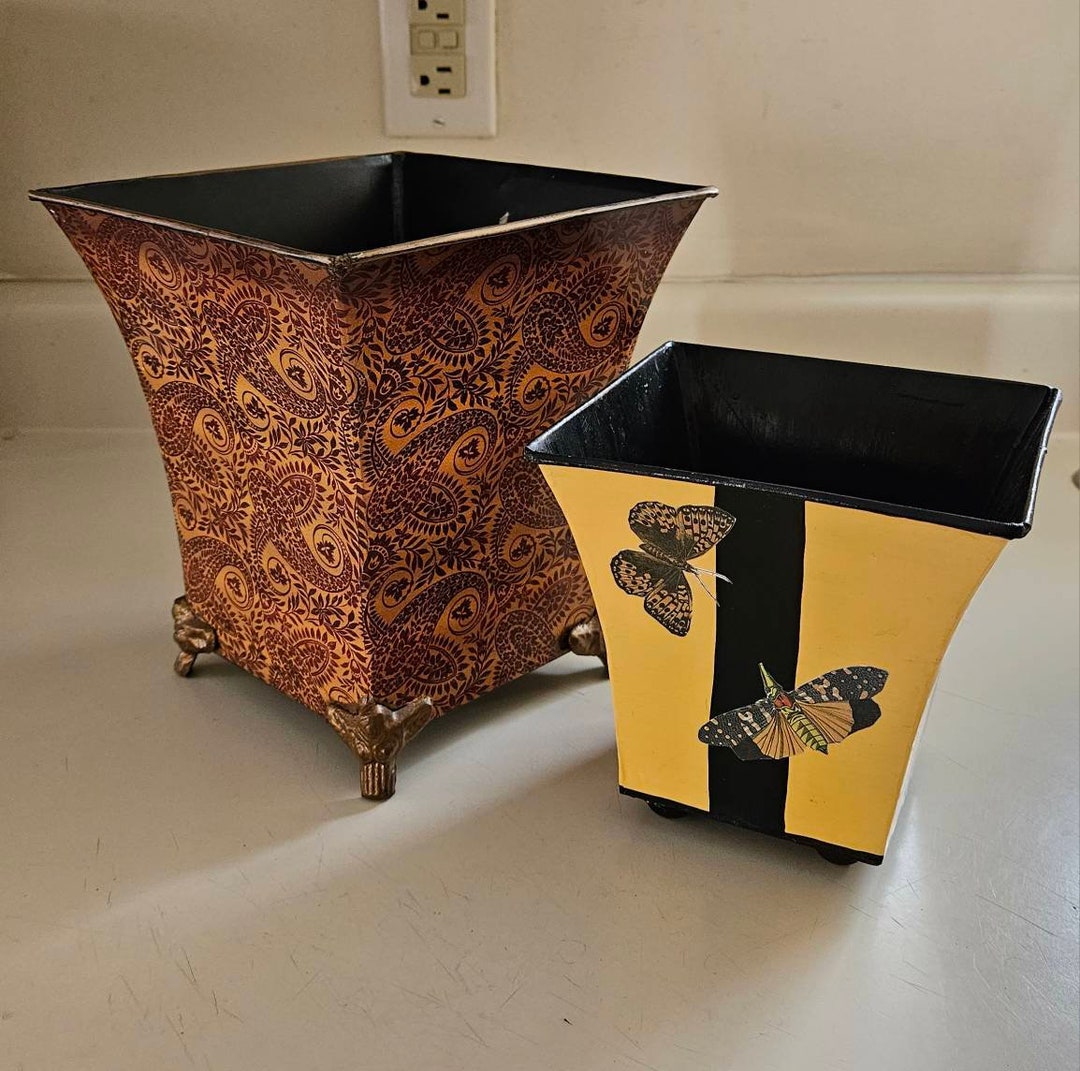 Set of 2 8 & 5.5 Decorative Metal Planters. 8h7.25w Brown Paisley Metal