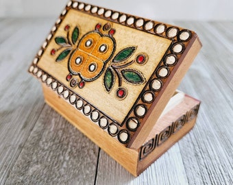 4" x 1.5" x. 2.25" Small Handcarved Hinged Wooden Trinket Jewelry Box