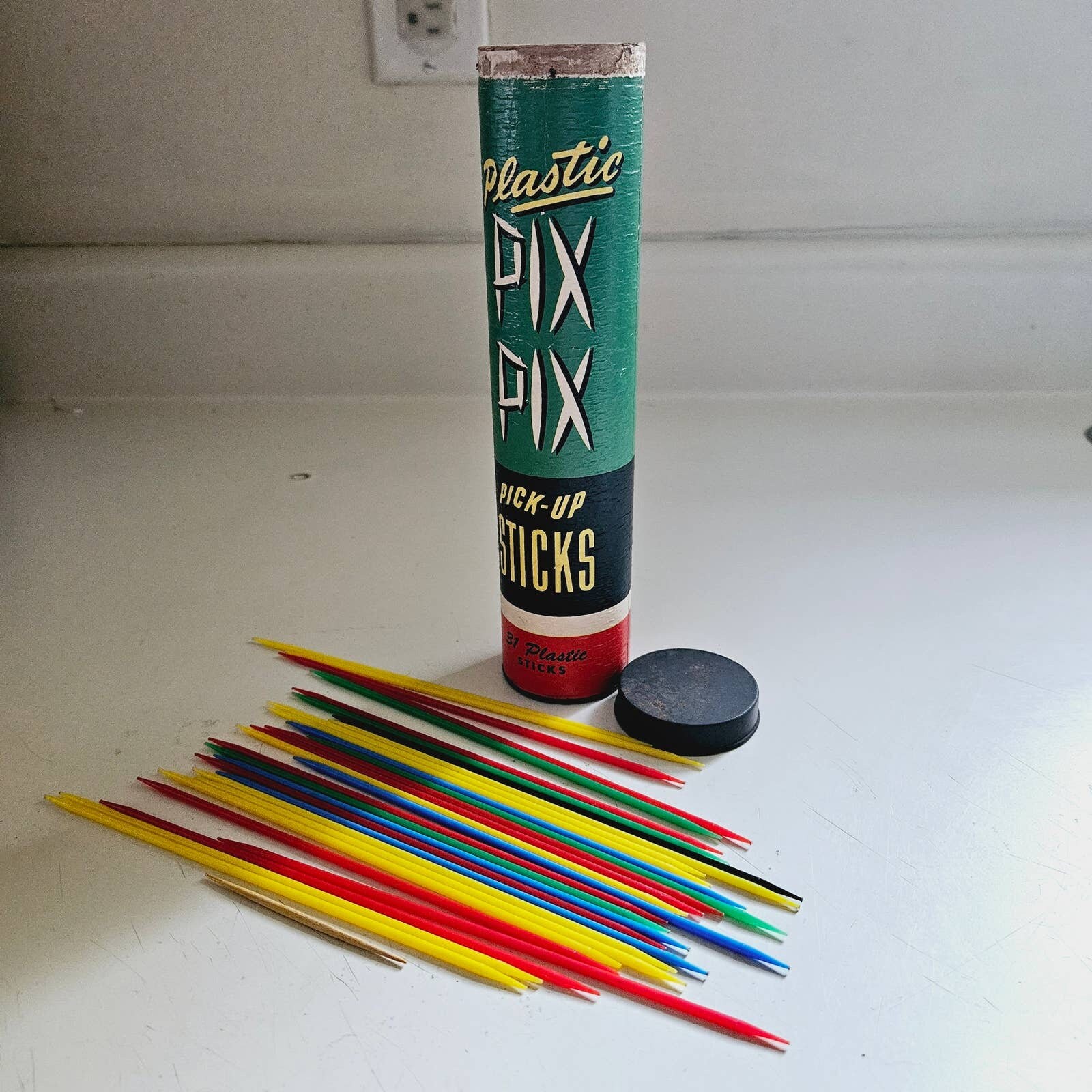 Pix Pix Pick up Sticks Game Mixed Lot of Plastic & Wood 50 Pcs. 