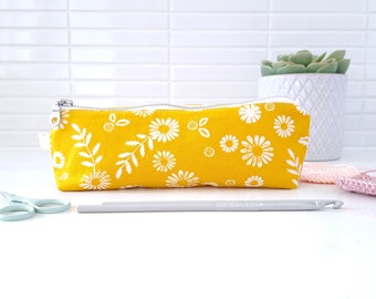 Crochet Hook Case, Pencil Case, Stand Up Zipper Organiser, Daisies